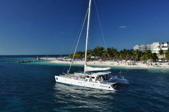 Chegando à paradisíaca Isla Mujeres, no litoral sul do México, do lado do Caribe